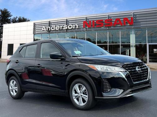 2025 Nissan Kicks S
