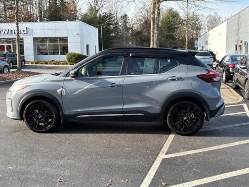 2023 Nissan Kicks SR