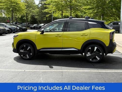 Yuzu Yellow Metallic/Super Black 2026 Nissan Kicks SR
