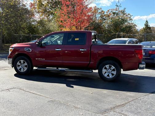2017 Nissan Titan SV