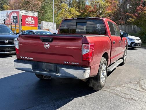 2017 Nissan Titan SV