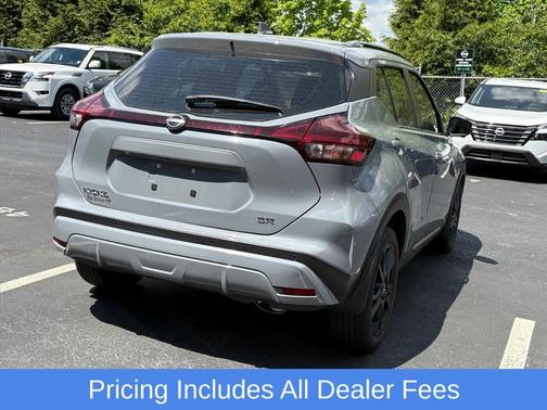 Boulder Gray Pearl 2024 Nissan Kicks SR