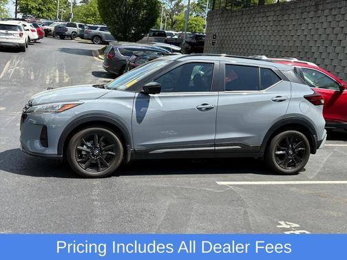 Boulder Gray Pearl 2024 Nissan Kicks SR