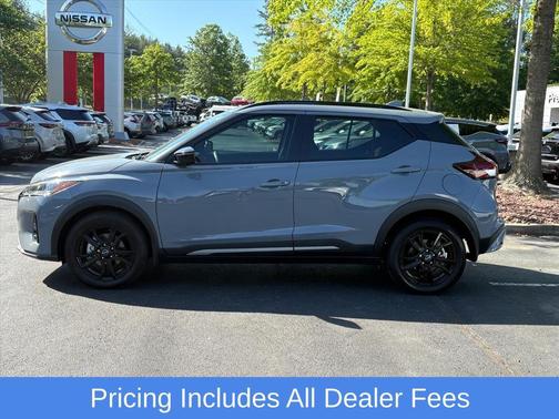 Boulder Gray Pearl 2024 Nissan Kicks SR