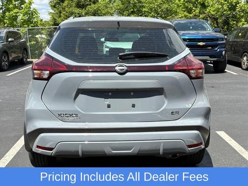 Boulder Gray Pearl 2024 Nissan Kicks SR