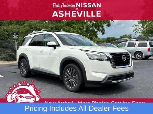 Pearl White Tricoat 2024 Nissan Pathfinder SL 4WD