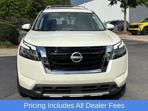 Pearl White Tricoat 2024 Nissan Pathfinder SL 4WD