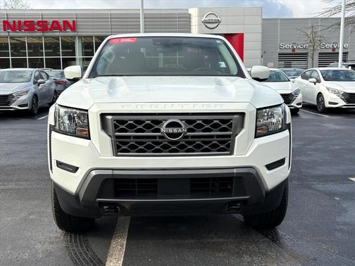 2023 Nissan Frontier SV