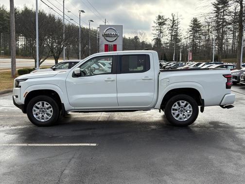 2023 Nissan Frontier SV