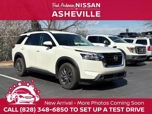 2024 Nissan Pathfinder SV 4WD