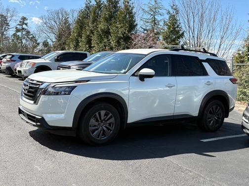 2024 Nissan Pathfinder SV 4WD