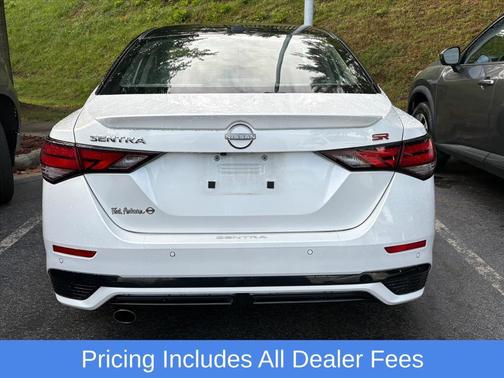 Aspen White Tricoat/Super Black 2024 Nissan Sentra SR