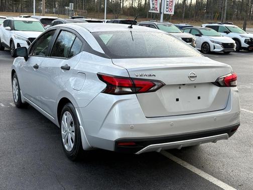 2022 Nissan Versa 1.6 S
