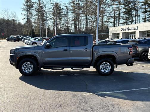 2024 Nissan Frontier SV