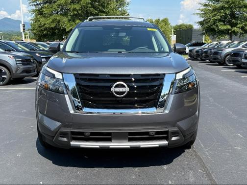 2025 Nissan Pathfinder SL 4WD