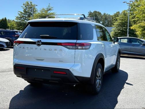 2025 Nissan Pathfinder SV 4WD