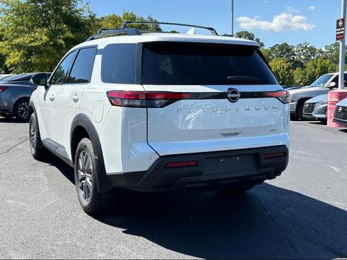 2025 Nissan Pathfinder SV 4WD