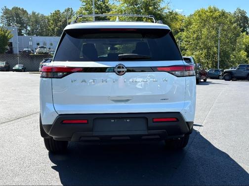 2025 Nissan Pathfinder SV 4WD