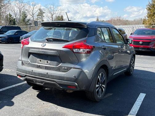 2020 Nissan Kicks SR