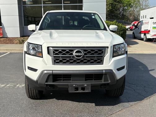 2023 Nissan Frontier SV