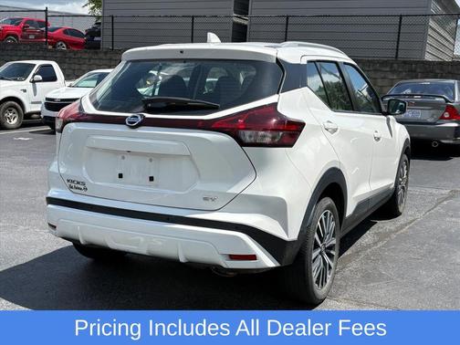Aspen White Tricoat 2021 Nissan Kicks SV