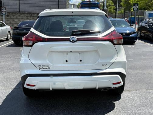 Aspen White Tricoat 2021 Nissan Kicks SV