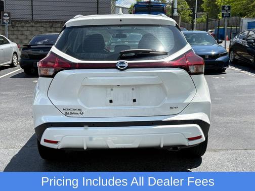 Aspen White Tricoat 2021 Nissan Kicks SV