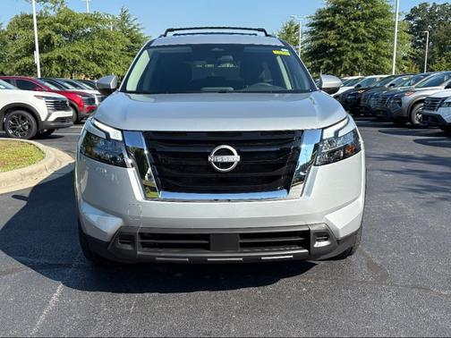 2025 Nissan Pathfinder SV 4WD