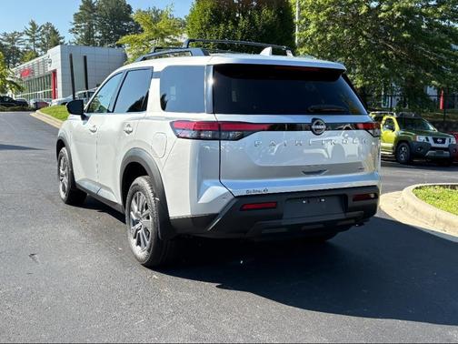 2025 Nissan Pathfinder SV 4WD