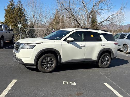 2024 Nissan Pathfinder SV 4WD