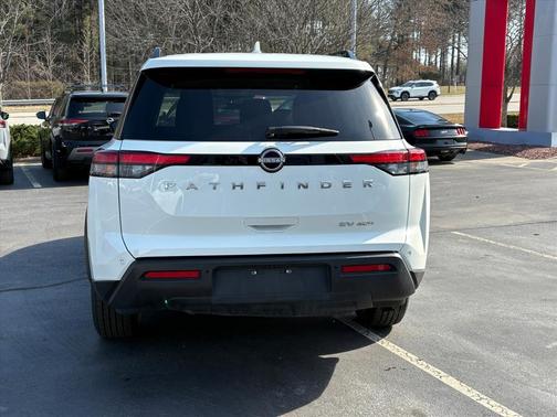 2024 Nissan Pathfinder SV 4WD
