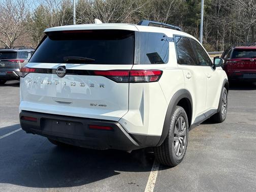 2024 Nissan Pathfinder SV 4WD