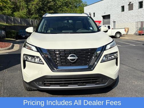 Pearl White Tricoat 2023 Nissan Rogue SL