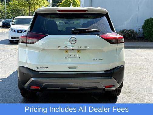 Pearl White Tricoat 2023 Nissan Rogue SL
