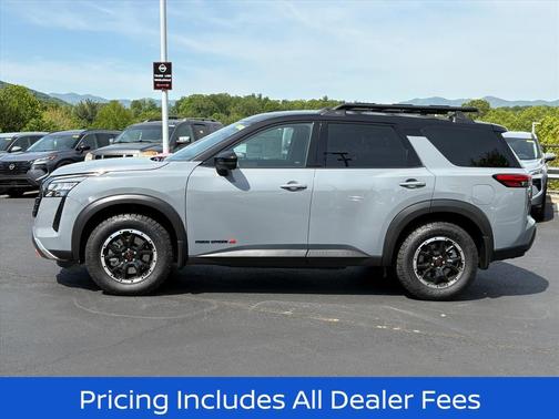 Boulder Gray Pearl/Super Black 2026 Nissan Pathfinder Rock Creek