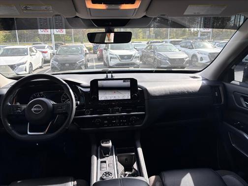 2024 Nissan Pathfinder SL 4WD