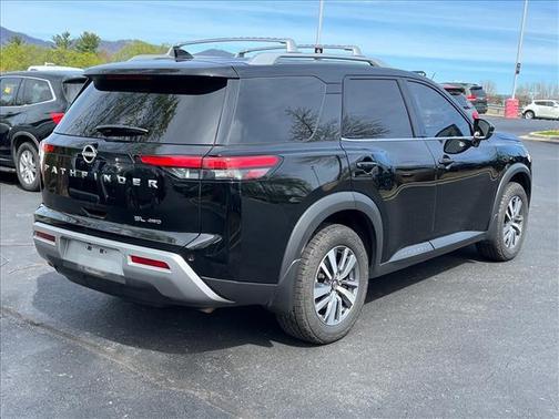 Super Black 2024 Nissan Pathfinder SL 4WD