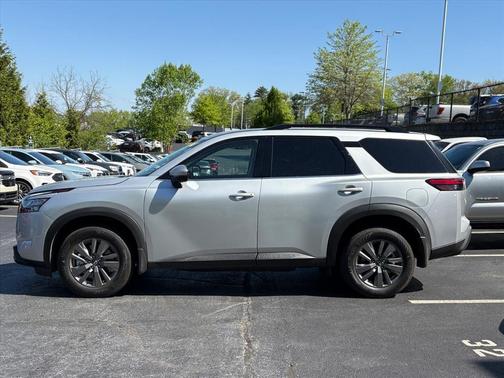 Brilliant Silver Metallic 2025 Nissan Pathfinder SV 4WD