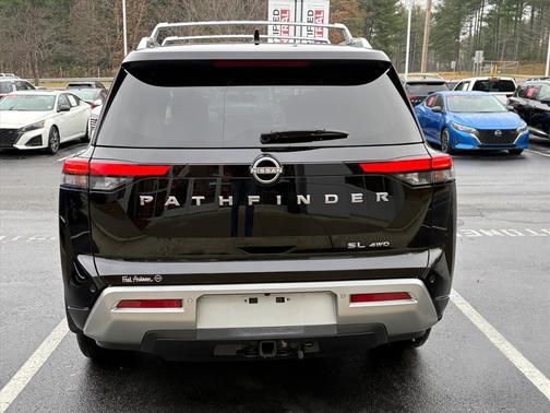 2024 Nissan Pathfinder SL 4WD