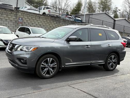 2017 Nissan Pathfinder Platinum