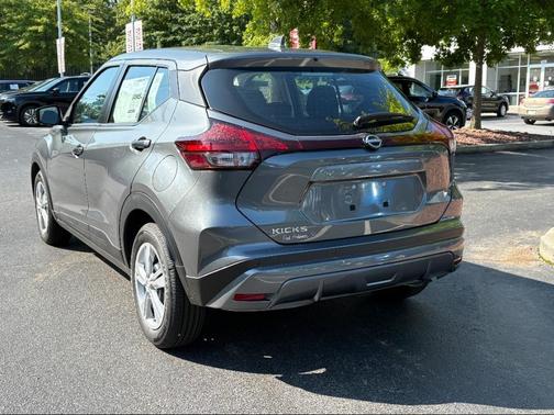 2025 Nissan Kicks S