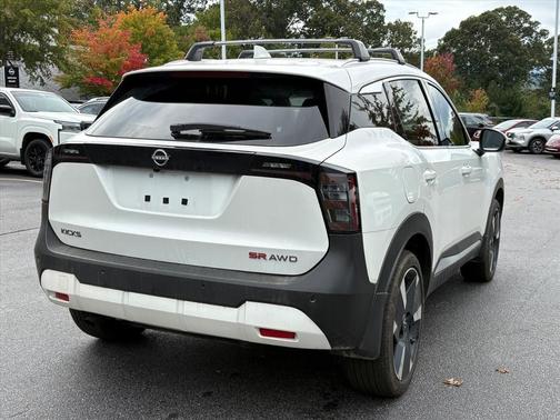 2025 Nissan Kicks SR