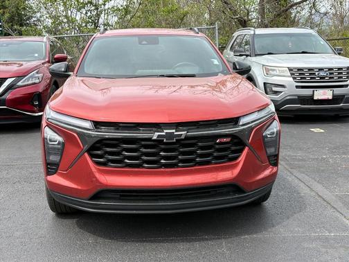 Cayenne Orange Metallic 2024 Chevrolet Trax FWD 2RS