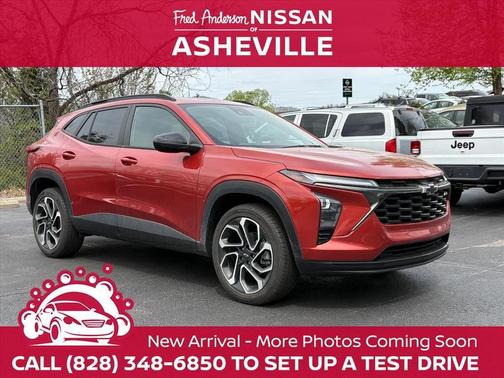 Cayenne Orange Metallic 2024 Chevrolet Trax FWD 2RS