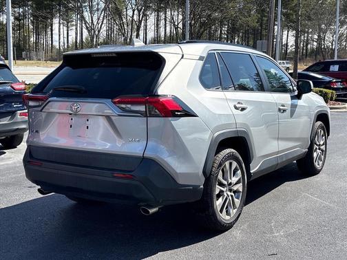 2019 Toyota RAV4 XLE Premium