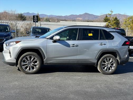 2019 Toyota RAV4 XLE Premium