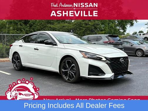 Pearl White Tricoat 2024 Nissan Altima SR FWD