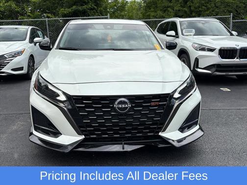 Pearl White Tricoat 2024 Nissan Altima SR FWD
