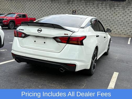 Pearl White Tricoat 2024 Nissan Altima SR FWD