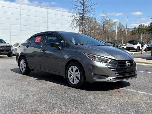 Gun Metallic 2025 Nissan Versa 1.6 S